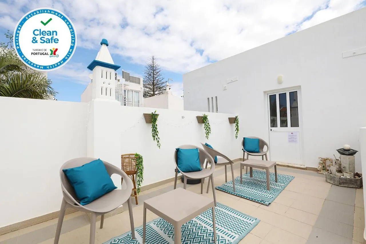 Z - Gil Vicente Guest Rooms contacts